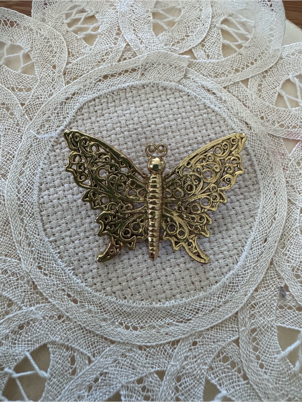 Vintage - Gold Butterfly Filigree Brooch